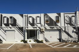 Frankie, Los Angeles