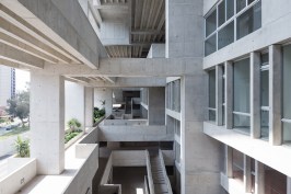 Universidad de Ingeniería & Tecnología (UTEC), Lima, Peru, by Grafton Architects