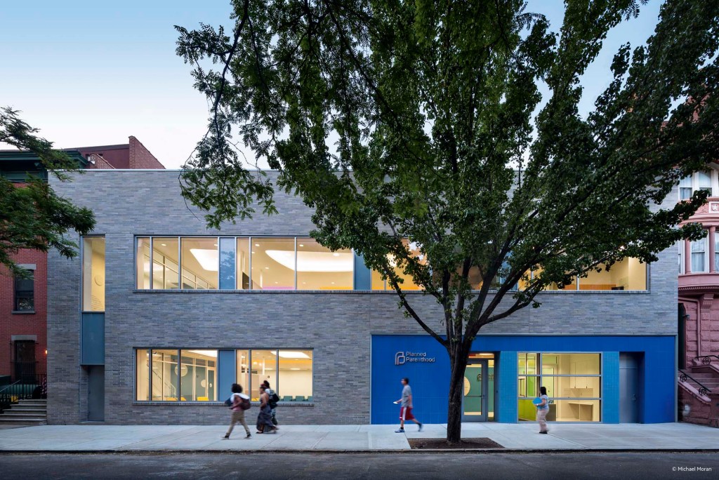 The Planned Parenthood in Queens by Stephen Yablon Architecture