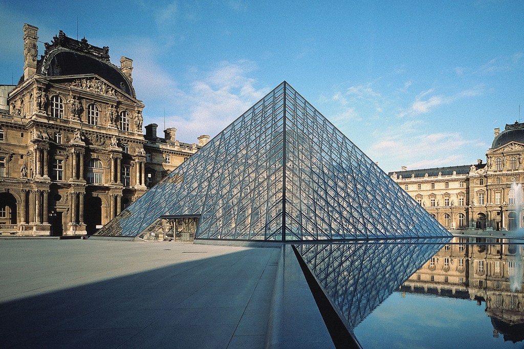 The Pyramide du Louvre