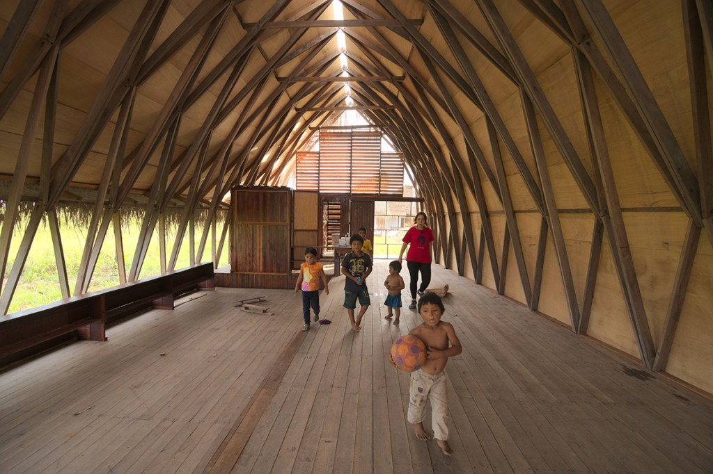 Nii Juinti School in Ucayali, Perú (2014, with Sandra Iturriaga)