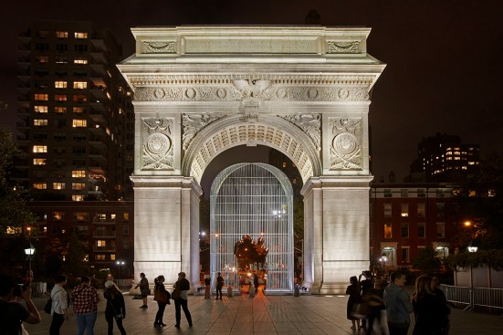 Ai Weiwei "Arch," 2017 Galvanized mild steel and mirror polished stainless steel Courtesy Ai Weiwei Studio/Frahm & Frahm