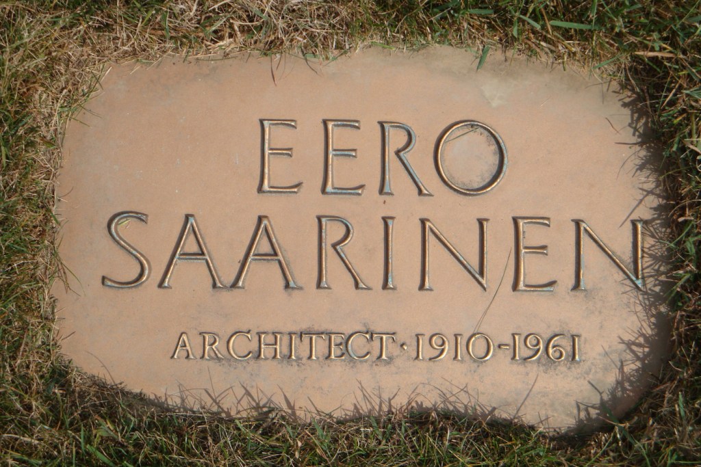 Eero Saarinen's gravestone in Troy, Mich.