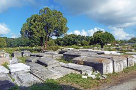 Lincoln Memorial Park in Miami
