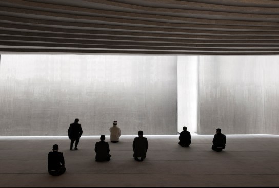 TUR, Tuerkei, Buyuk Cekmece, die Sancaklar Moschee in einem Vorort von Istanbul, Architektur von Emre Arolat Architects 2014 | TUR, Turkey, Buyuk Cekmece, the Sancaklar Mosque in a suburb of Istanbul, architecture by Emre Arolat Architects 2014
