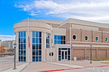 University’s new aquatics center achieves LEED Gold with Tubelite’s high-performance curtainwall, storefront and entrance systems.