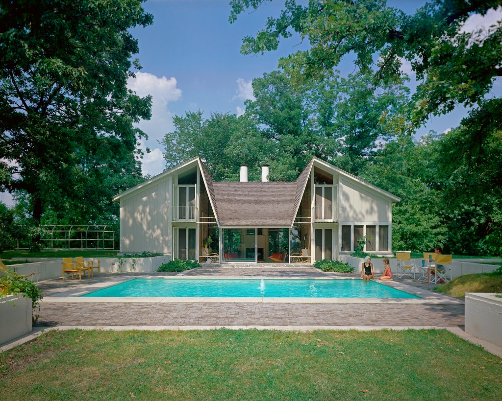 Kitty Baldwin and Harry Weese House in Barrington, Ill. (1957)