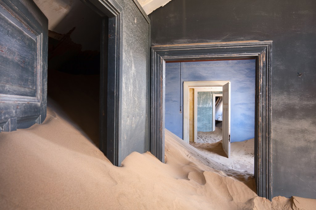 The abandoned diamond town of Kolmanskop, Namibia