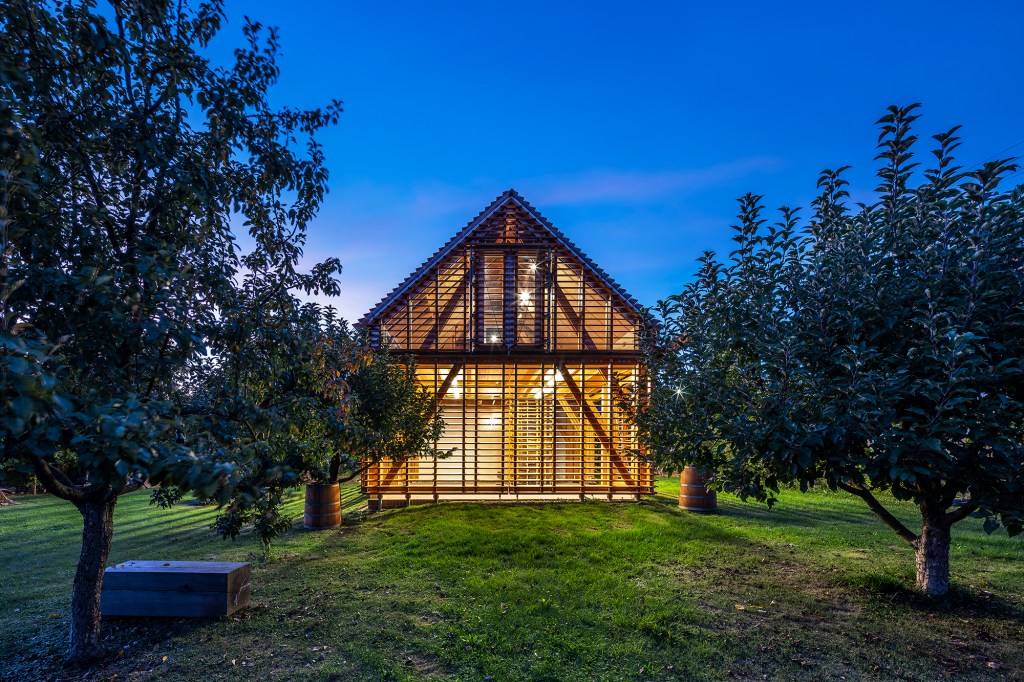 Přístavba Jižní Čechy, HAMR's addition to a residence in South Bohemia, Czech Republic