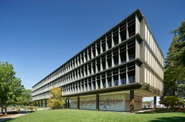 After 60 years of continuous use, an extensive rehabilitation of the Sacramento Municipal Utility District (SMUD) Headquarters is finally complete. Originally designed by Dreyfuss + Blackford Architecture, the same firm was chosen to complete the rehabilitation.
