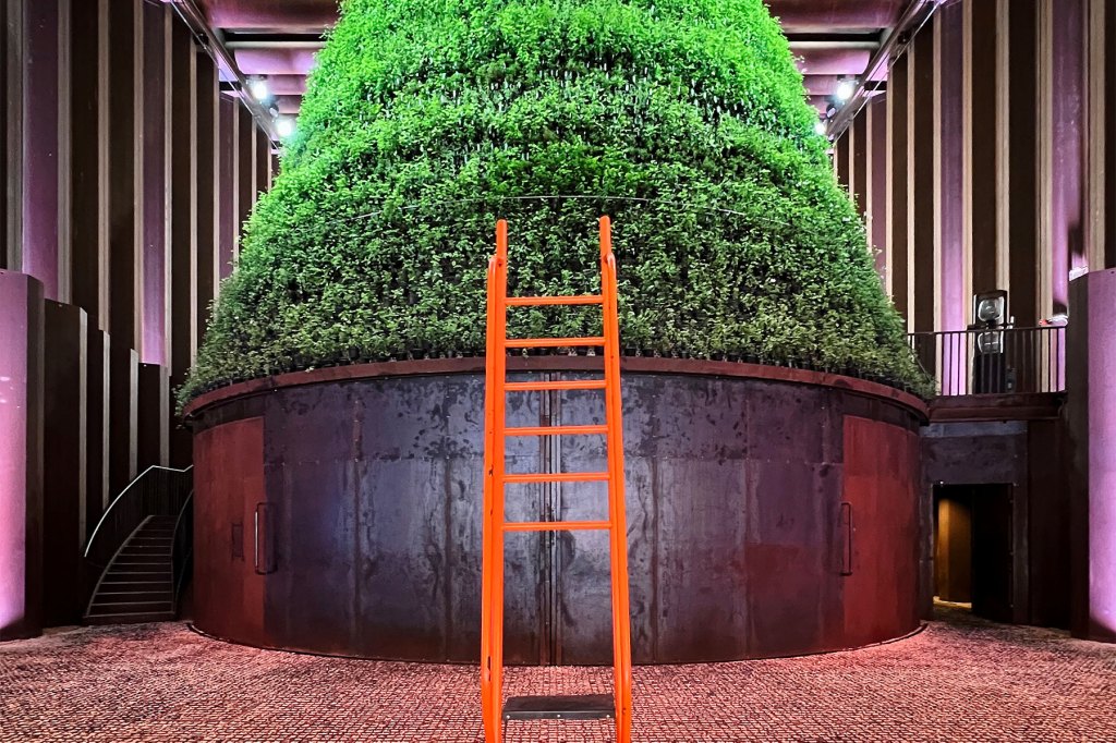 Vertical farming at the Netherlands Pavilion