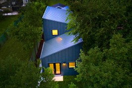 Hem House, by the Chicago-based Future Firm, utilizes a formerly vacant lot in the city’s Garfield Park neighborhood.