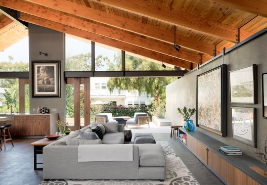 Bowen Residence in Manhattan Beach remodeled by Oonagh Ryan Achitect