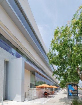 Sidewalk cafe