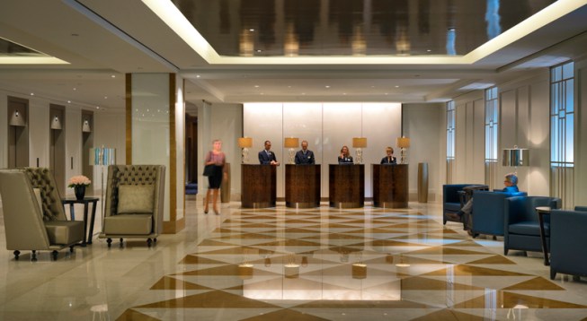 Upon+completing+a+master+plan+for+phased+renovations+throughout+the+hotel%2c+CBT+provided+design+that+re-envisioned+the+lobby%2c+entry+canopy%2c+and+guest+bathrooms