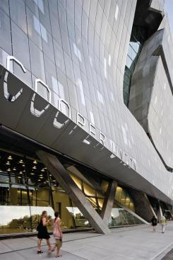 The fa?ade of the building, designed to foster cross-disciplinary dialogue between the college's art, architecture, and engineering faculty and students.