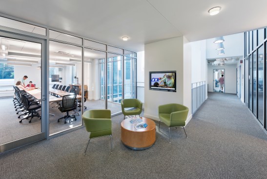 Flexible training classrooms,
multipurpose rooms and conference
rooms feature stateof-
the-art audiovisual systems.