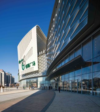 Olympia 66 in Dalian, China, by Aedas - Shopfront