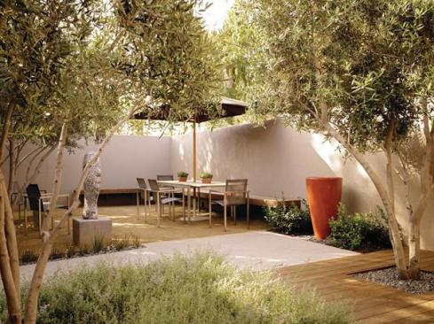 The two wings of Dosart Development Co.'s offices are linked by a courtyard.