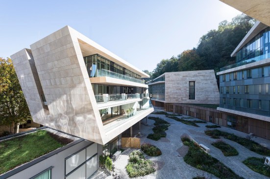 Hariri & Hariri Sternbrauerei Salzburg West Side Courtyard View from Building C
