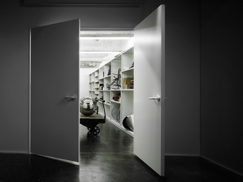 Museum+quality+environmental+controls+for+the+gallery+and+storage+area+allow+unlimited+exhibition+opportunities.++Gallery+storage+is+part+of+an+event+tour+and+provides+interesting+dinner+conversation.++A+wood+and+iron+trolley+was+found+in+the+historic+building+and+now+serves+to+move+art+around+the+space.++