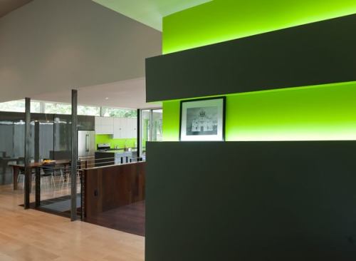 View+into+kitchen.