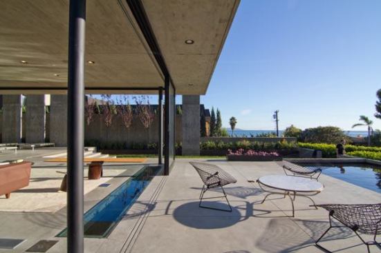 Terrace+and+open+living+room.
