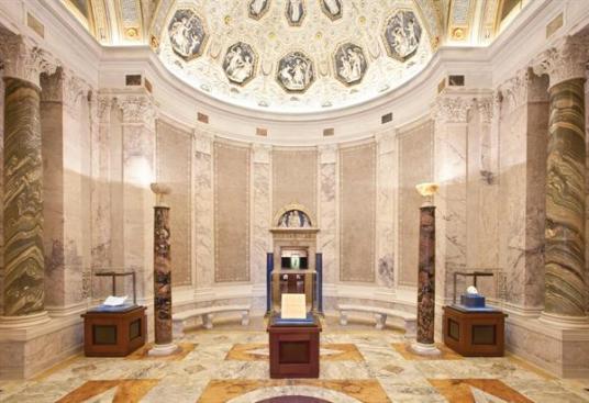 These improvements, combined with the new simulated daylight and retrofitted fixtures, allow visitors to fully appreciate the rotunda's mosaic panels and lapis lazuli columns.