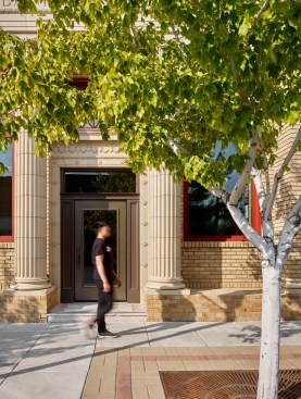 Esmerelda Avenue entry