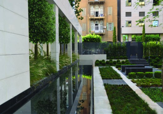 Using+lines+and+a+succession+of+colors%2c+the+garden+also+presents+an+extension+of+the+architectural+element.++