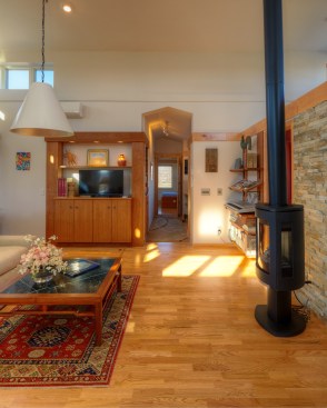 Mid-Century Mod on the Prairie - Living Room

This open-space living and dining room illustrate the ideal of Vastu living, where natural light comes into the house from many sides. 