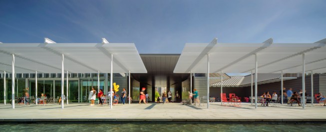 The Pavilion's outdoor spaces provide cool respite from the harsh Houston sun and vertical fins are implemented along glass facades to maintain a visual connection to the garden, as well as retain building transparency.