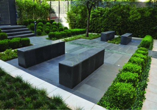 This+little+urban+space+is+an+opportunity+for+meeting+and+socializing.