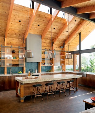 Bowen Residence in Manhattan Beach remodeled by Oonagh Ryan Achitect