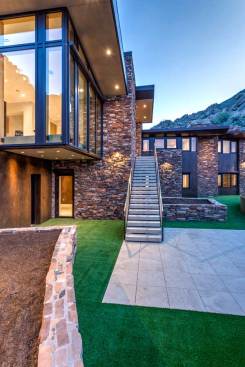 Front stairs and dinning cantilevered dining room 