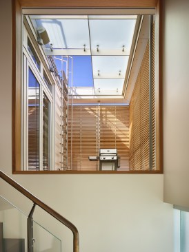 Dunn Floating Home - Seattle, Washington.Image license: Vandeventer + Carlander Architects© Copyright 2016 Benjamin Benschneider All Rights Reserved. Usage may be arranged by contacting Benjamin Benschneider Photography. Email: bbenschneider@comcast.net or phone: 206-789-5973.