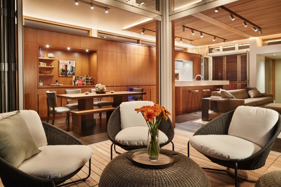 Dunn Floating Home - Seattle, Washington.Image license: Vandeventer + Carlander Architects© Copyright 2016 Benjamin Benschneider All Rights Reserved. Usage may be arranged by contacting Benjamin Benschneider Photography. Email: bbenschneider@comcast.net or phone: 206-789-5973.