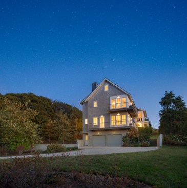 Licensing of photographs to include regional marketing-portfolios, project sheets and PowerPoint, brochures, award submissions, gallery/in-house display, website.  HDPhoto retains the rights to marketing and editorial licensing fees paid by publications. Images not transferrable to a third party.Image Copyright to read: ©Anice Hoachlander