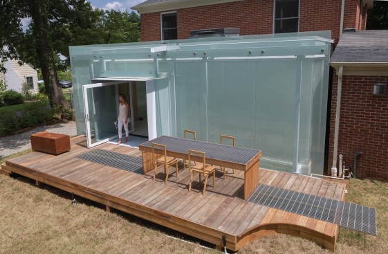 For his Bubble Wrap House, Michael Ermann added a translucent extension to his Colonial house. The addition include a novel form of insulation: UV-resistant bubble wrap dubbed "Fiz Wall."