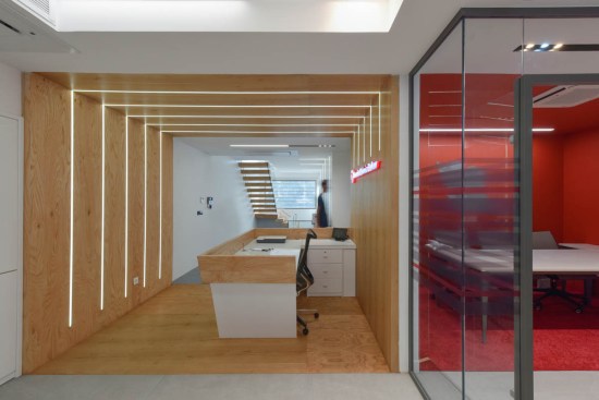 Varesh Building / Arel Architects Group