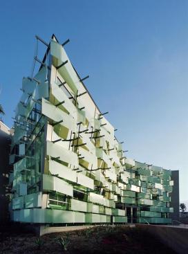 A glass fa?ade is the trademark of the new Hollenbeck Police Station. In an effort to convey a more welcoming presence and foster better relationships with community members, the fa?ade lends a transparency to the building during the day and acts as a lantern at night, discouraging crime in the immediate area and increasing the station?s street presence after dark.