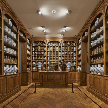 Apothecary furnitures