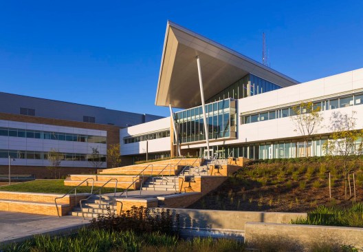 Montgomery College, Bioscience Education Center, Location: Germantown MD, Architect: Mitchell Giurgola