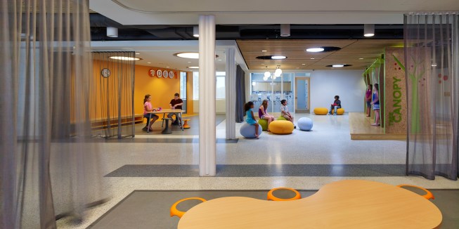 Educational+opportunities+spill+outwards+from+classrooms+into+corridors%2c+prompting+collaboration+and+personalized+learning.