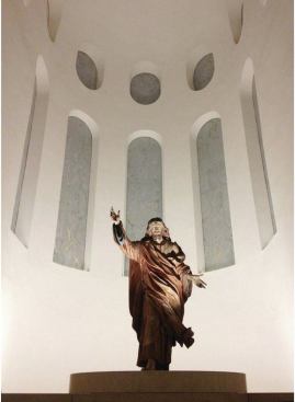 The Baroque figure of Christ in the main nave is backlit along with two additional 150W metal halide spotlights aimed from the front.