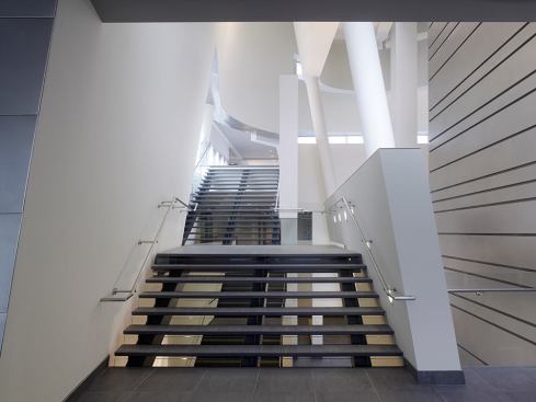 Wayne Lyman Morse United States Courthouse, Eugene, Ore., Morphosis Architects, 2006 (stair)