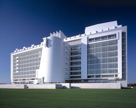 Federal Building and United States Courthouse, Islip, N.Y., Richard Meier & Partners, 2000 (exterior)