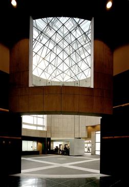Lloyd D. George Federal Courthouse, Las Vegas, Cannon Dworsky Associates, 2000 (lobby)