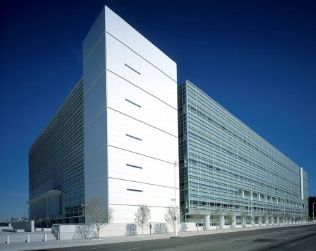 Sandra Day O'Connor United States Courthouse, Phoenix, Richard Meier & Partners, 2000 (exterior)