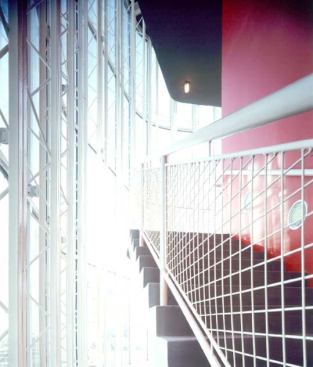 American Museum of the Moving Image, Queens, N.Y., Gwathmey Siegel & Associates Architects, 1988 (stair)